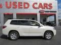 2010 Blizzard White Pearl Toyota Highlander SE  photo #8