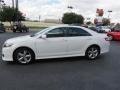 Super White - Camry SE Photo No. 4