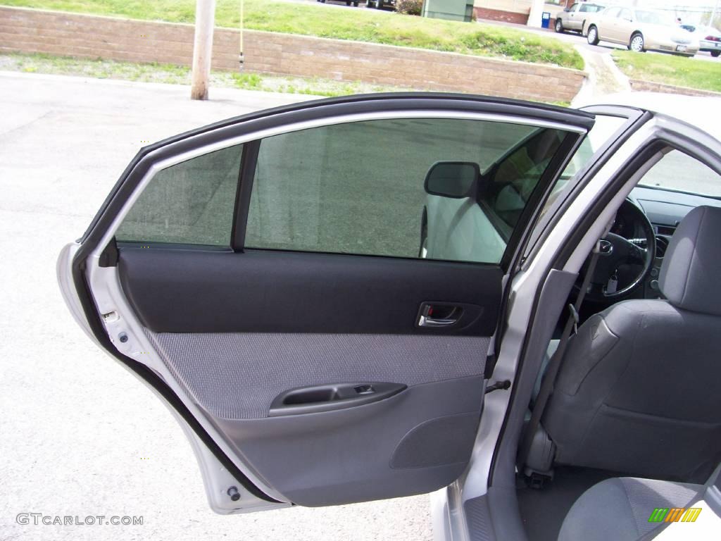 2005 MAZDA6 i Sport Hatchback - Glacier Silver Metallic / Gray photo #17