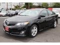 Attitude Black Metallic - Camry SE Photo No. 3