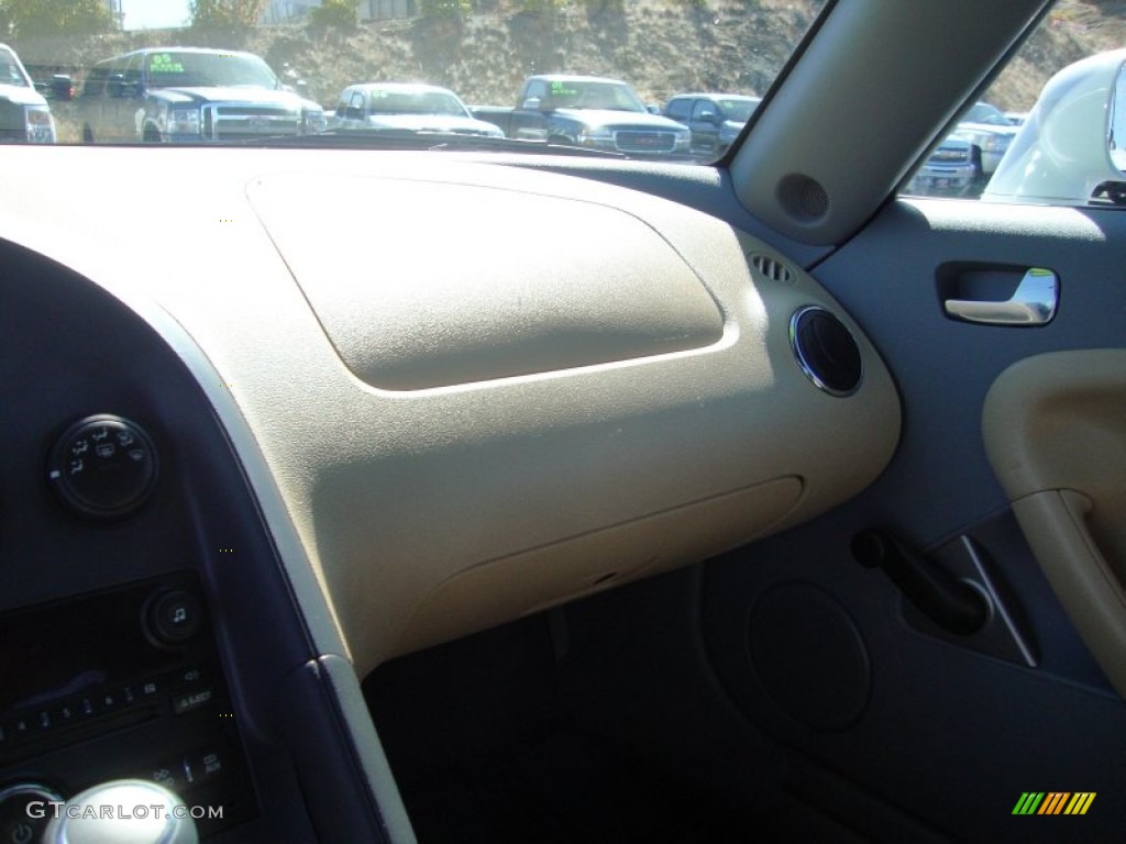 2007 Solstice Roadster - Pure White / Steel/Sand photo #15