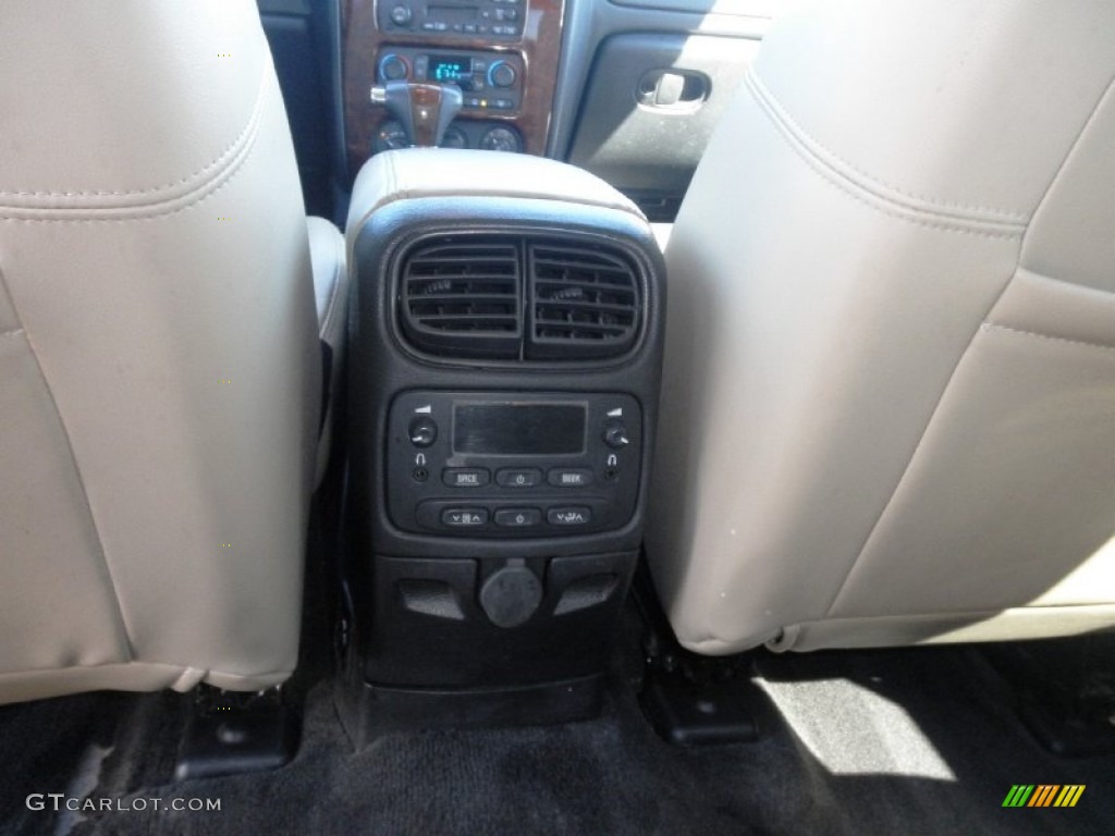 2005 Envoy SLT 4x4 - Emerald Jewel Green Metallic / Light Tan/Ebony photo #24