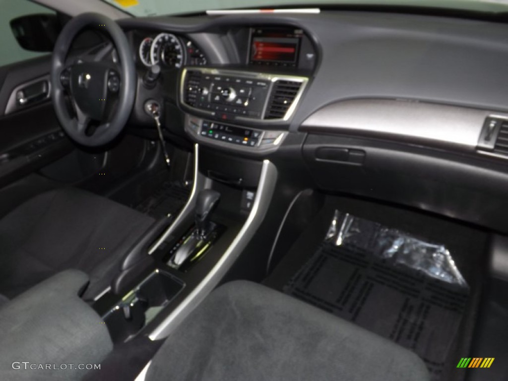 2013 Accord LX Sedan - Crystal Black Pearl / Black photo #35