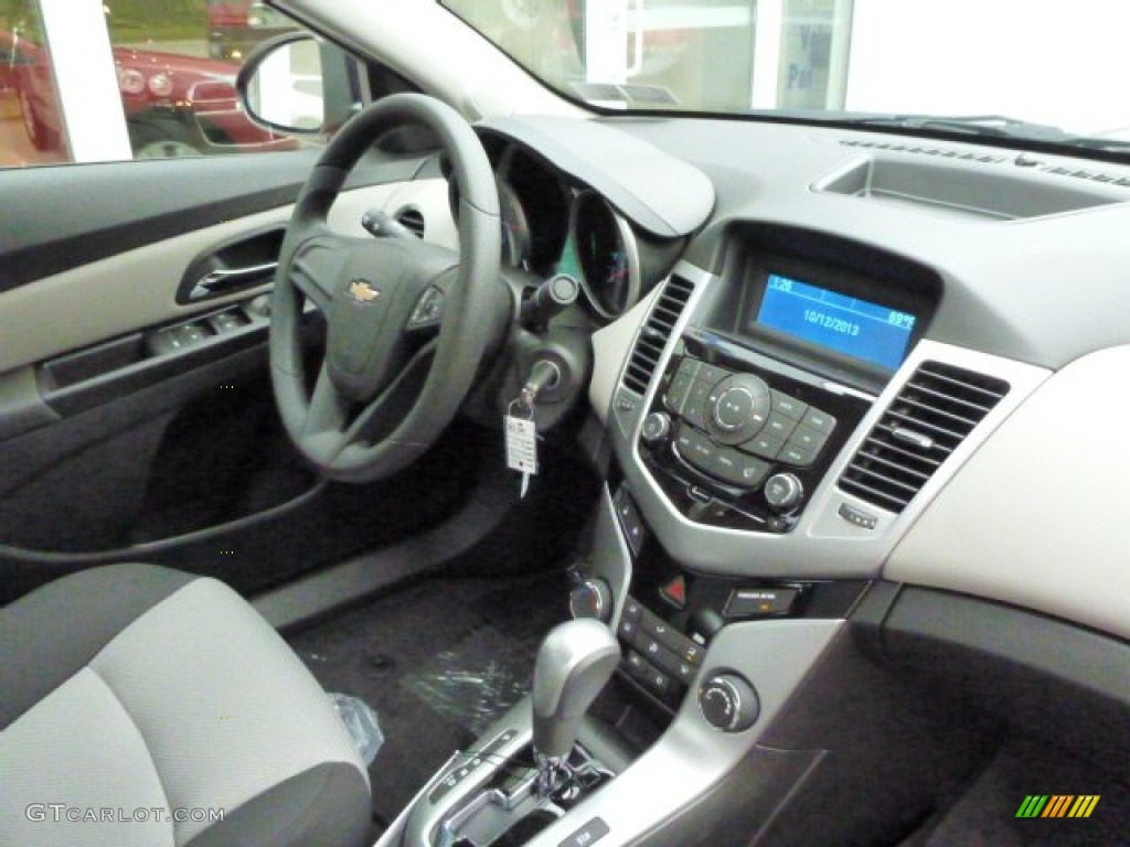 2014 Cruze LS - Red Hot / Jet Black/Medium Titanium photo #3