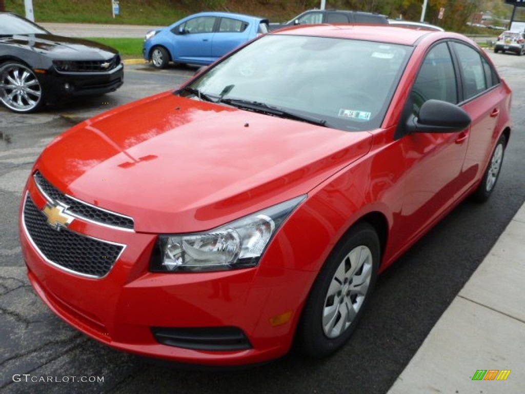 2014 Cruze LS - Red Hot / Jet Black/Medium Titanium photo #8
