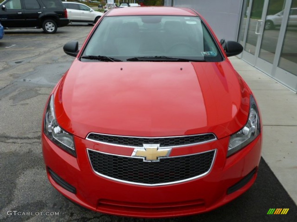 2014 Cruze LS - Red Hot / Jet Black/Medium Titanium photo #9