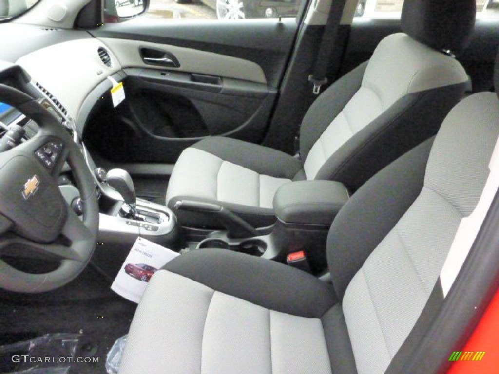 2014 Cruze LS - Red Hot / Jet Black/Medium Titanium photo #11