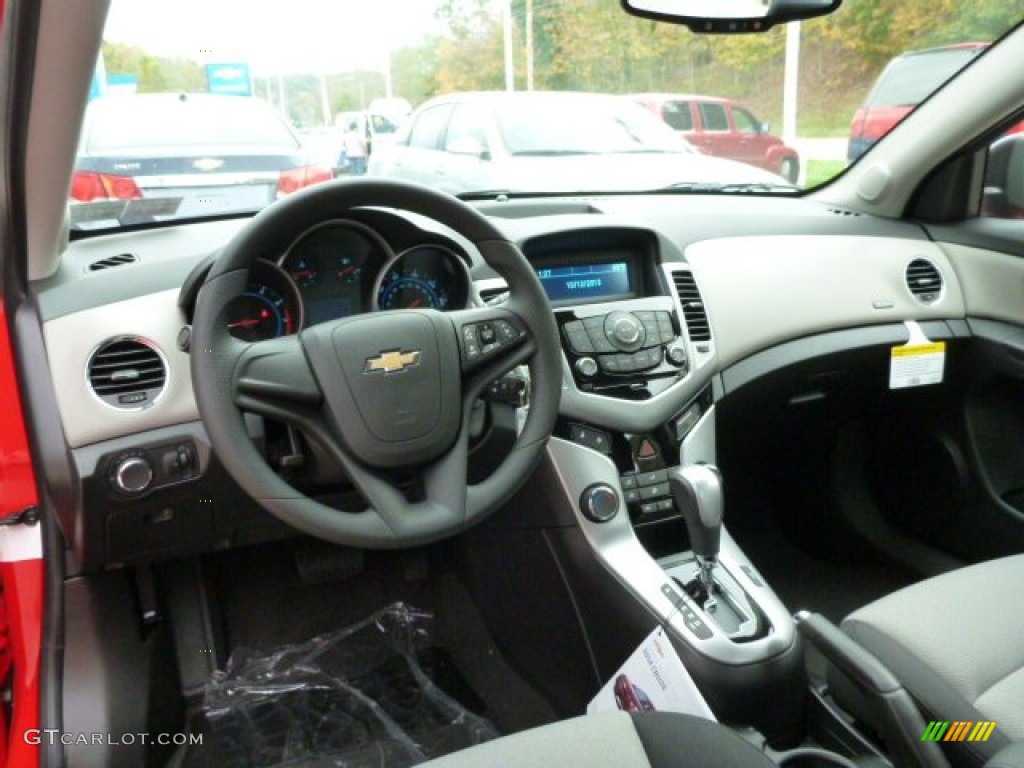 2014 Cruze LS - Red Hot / Jet Black/Medium Titanium photo #13