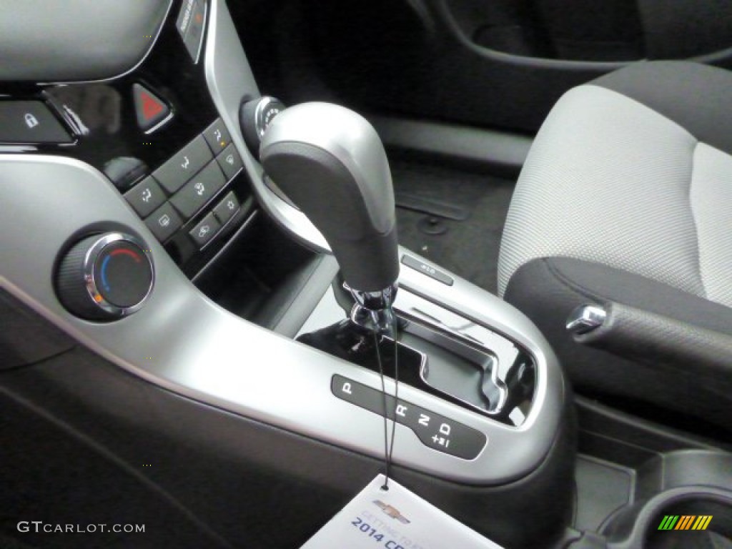 2014 Cruze LS - Red Hot / Jet Black/Medium Titanium photo #17