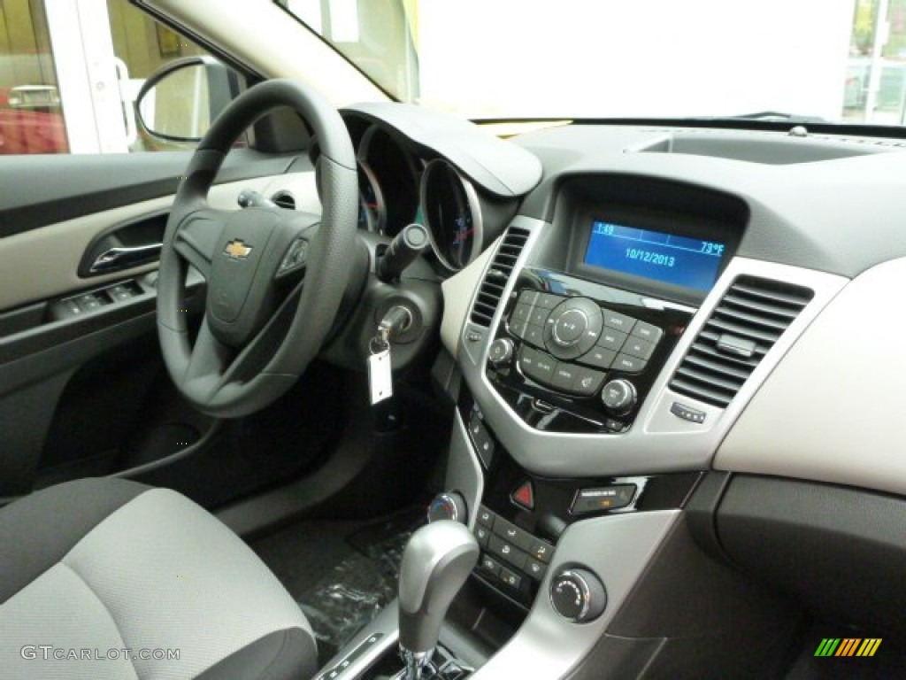 2014 Cruze LS - Red Hot / Jet Black/Medium Titanium photo #3