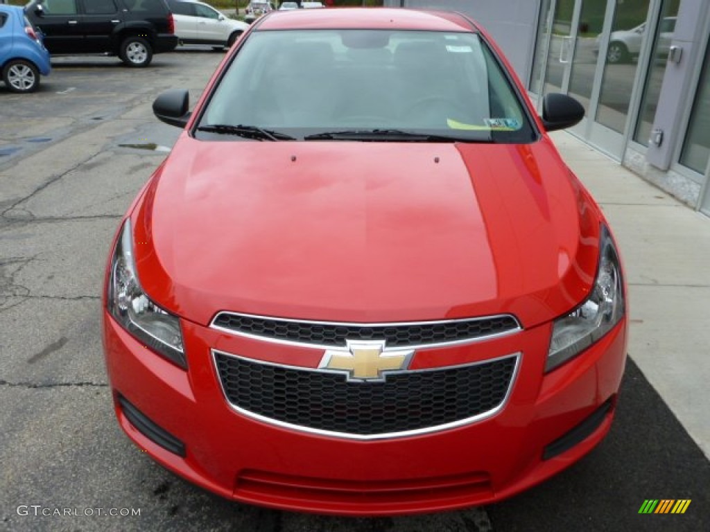 2014 Cruze LS - Red Hot / Jet Black/Medium Titanium photo #9