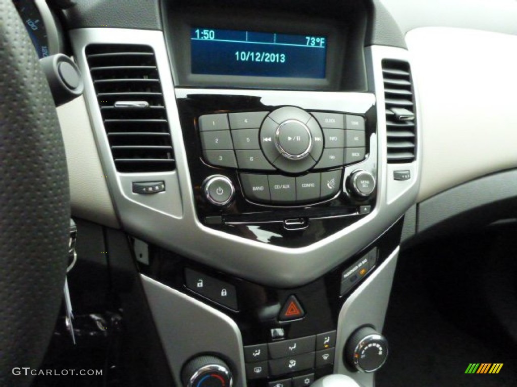 2014 Cruze LS - Red Hot / Jet Black/Medium Titanium photo #19