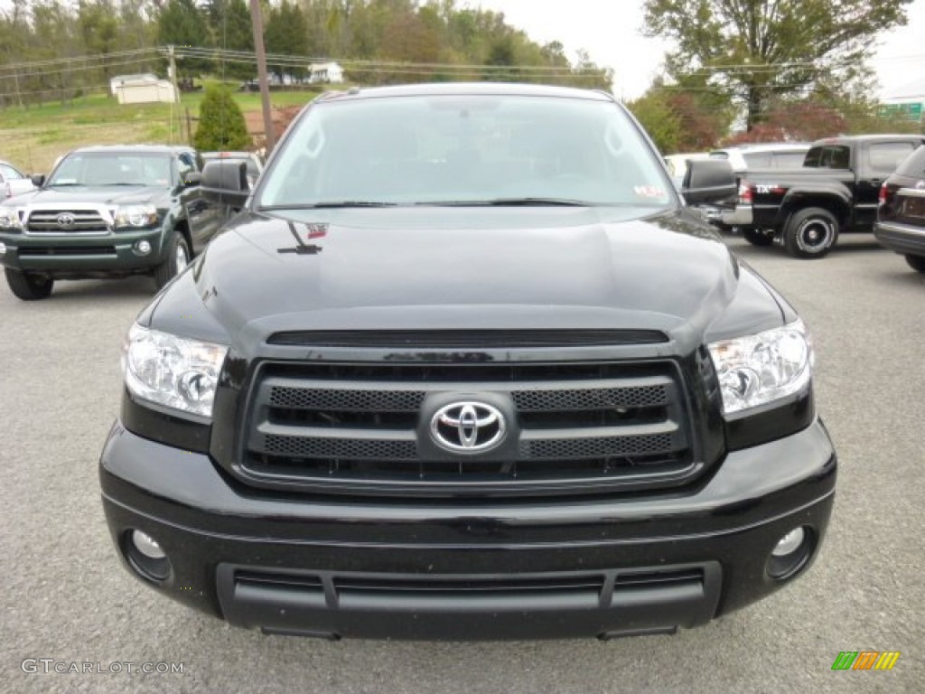 2011 Tundra CrewMax 4x4 - Black / Black photo #2