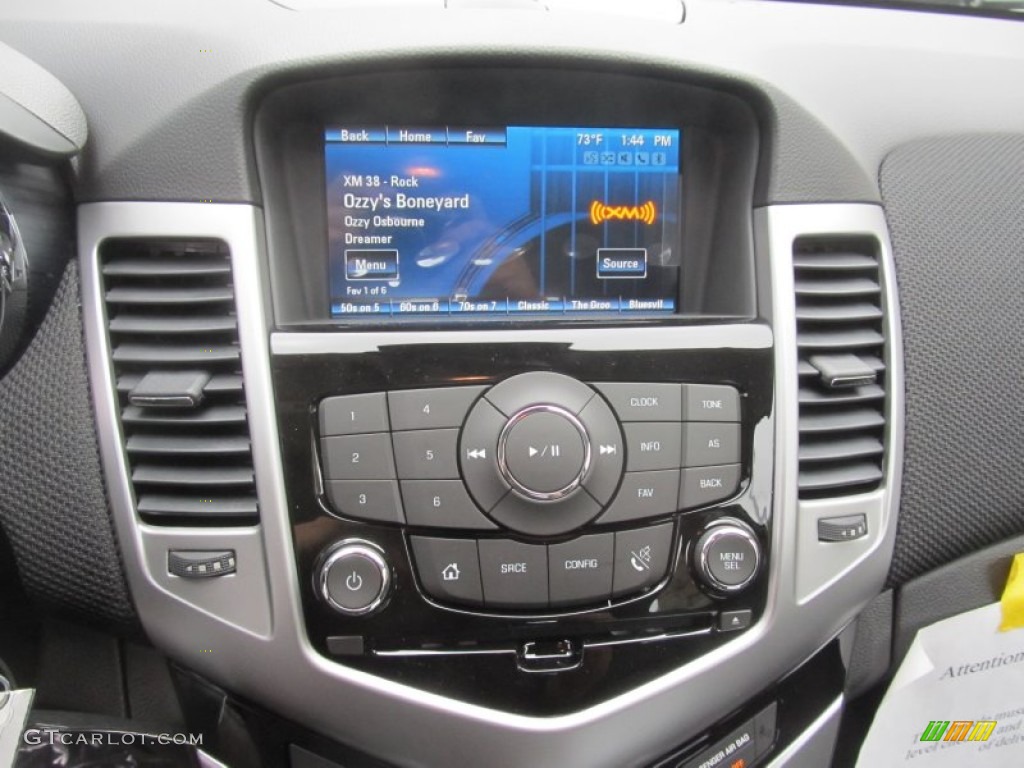 2014 Cruze Diesel - Silver Ice Metallic / Jet Black photo #11