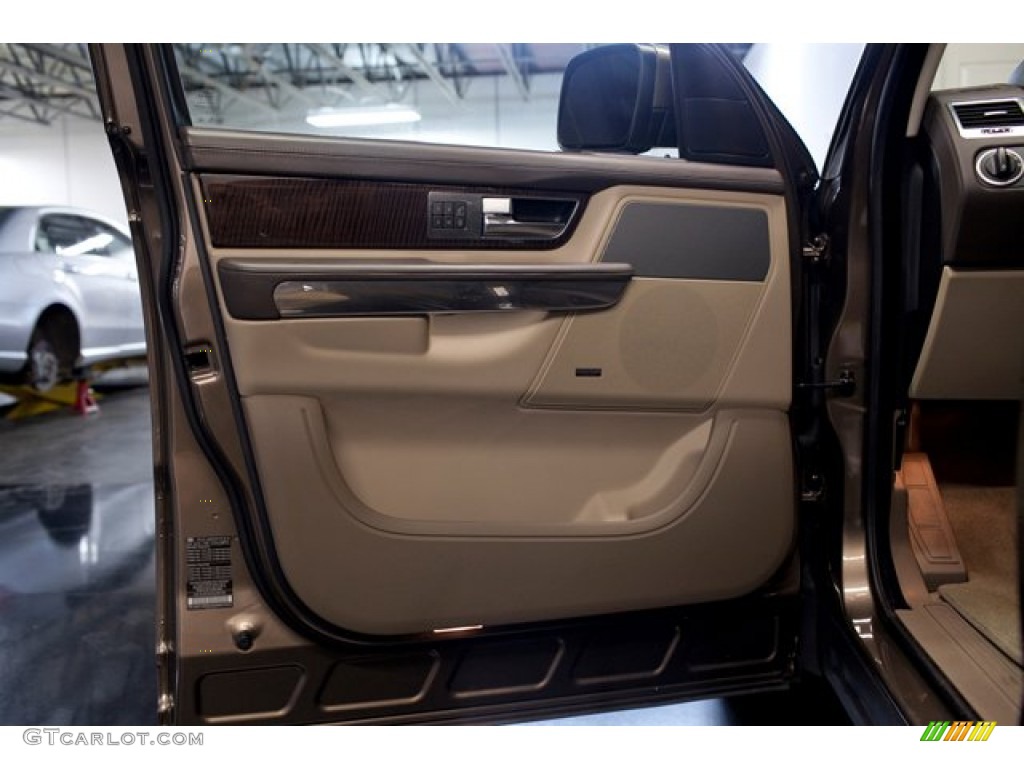 2010 Land Rover Range Rover Sport Supercharged Premium Arabica/Arabica Stitching Door Panel Photo #86788650