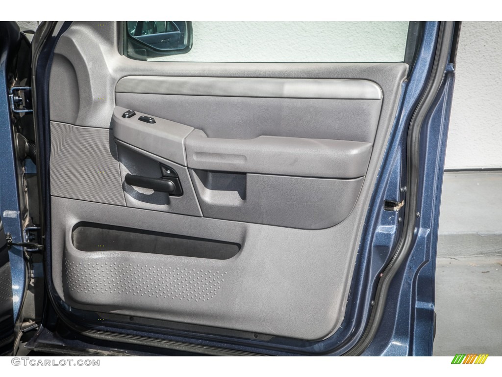 2003 Explorer XLT - Medium Wedgewood Blue Metallic / Graphite Grey photo #24