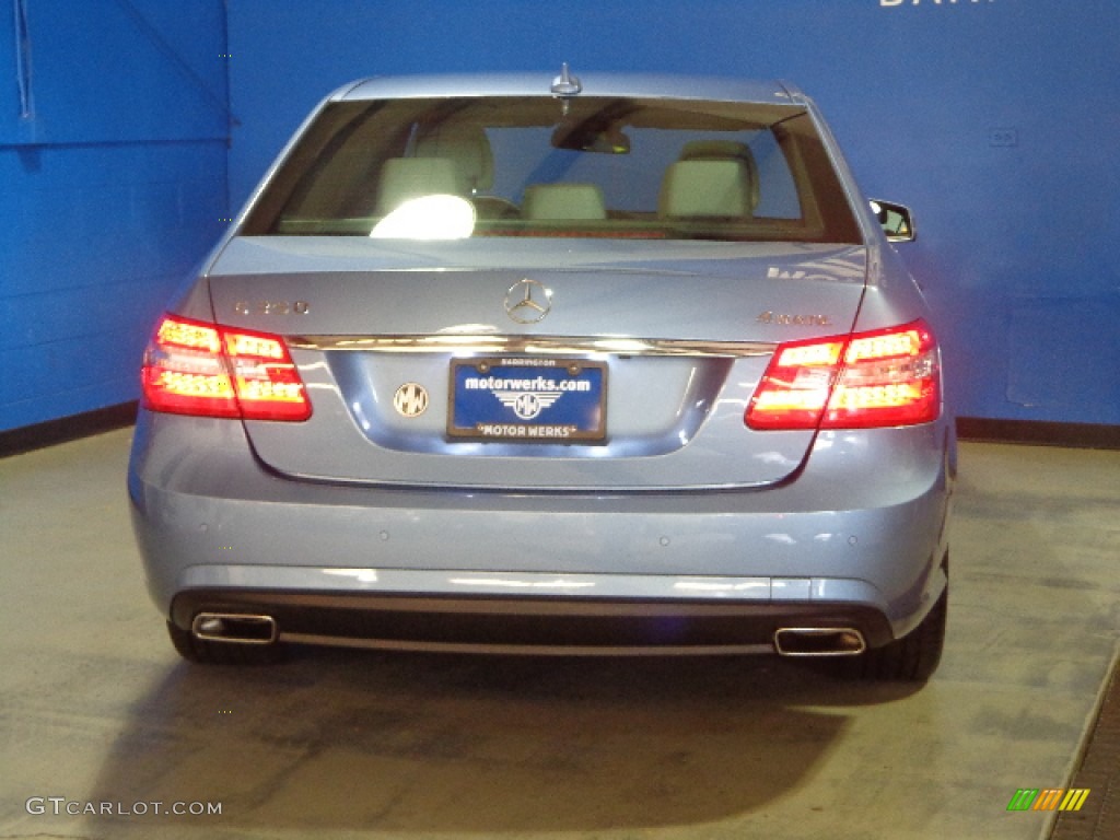 2012 E 350 4Matic Sedan - Quartz Blue Metallic / Ash/Black photo #12
