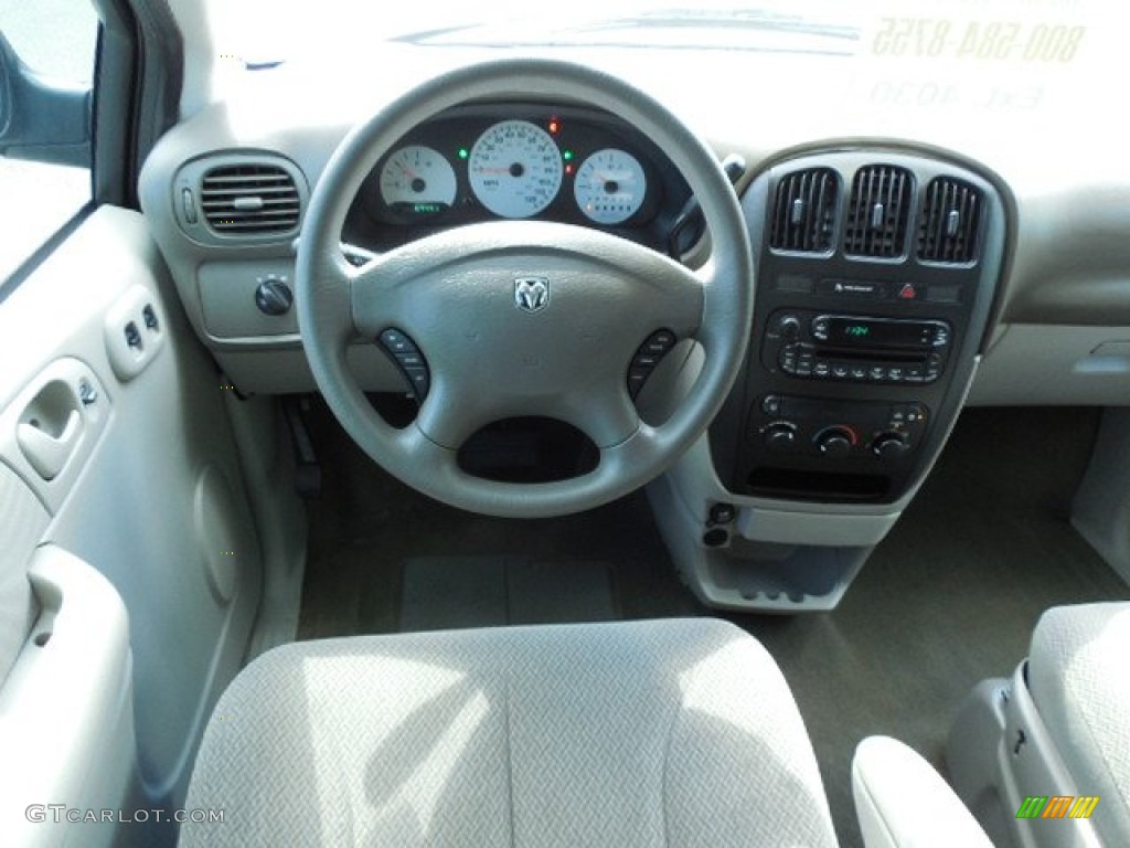 2007 Caravan SE - Magnesium Green Pearl / Medium Slate Gray photo #7