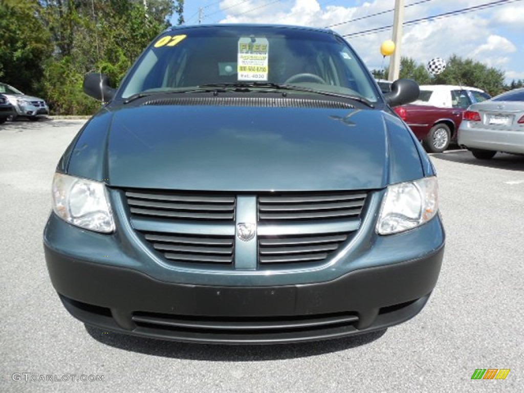 2007 Caravan SE - Magnesium Green Pearl / Medium Slate Gray photo #15