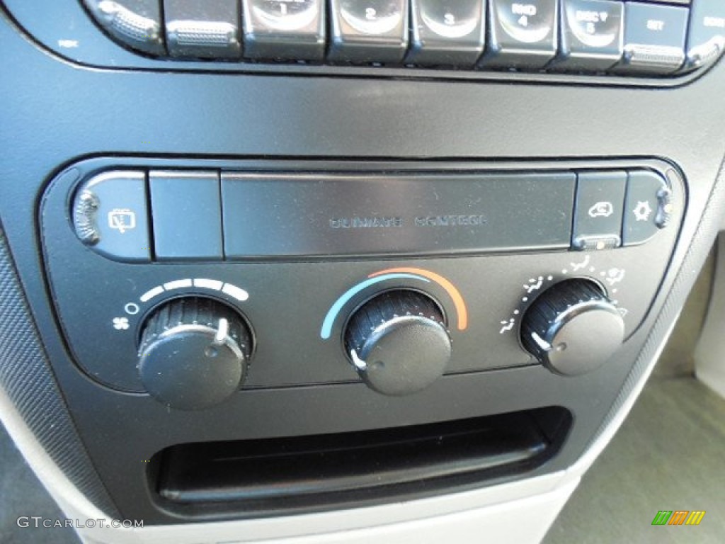 2007 Caravan SE - Magnesium Green Pearl / Medium Slate Gray photo #22