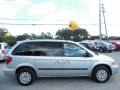 Bright Silver Metallic - Town & Country  Photo No. 11