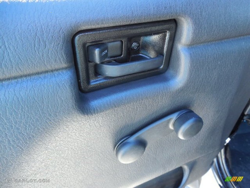 2004 Wrangler X 4x4 - Black / Dark Slate Gray photo #17