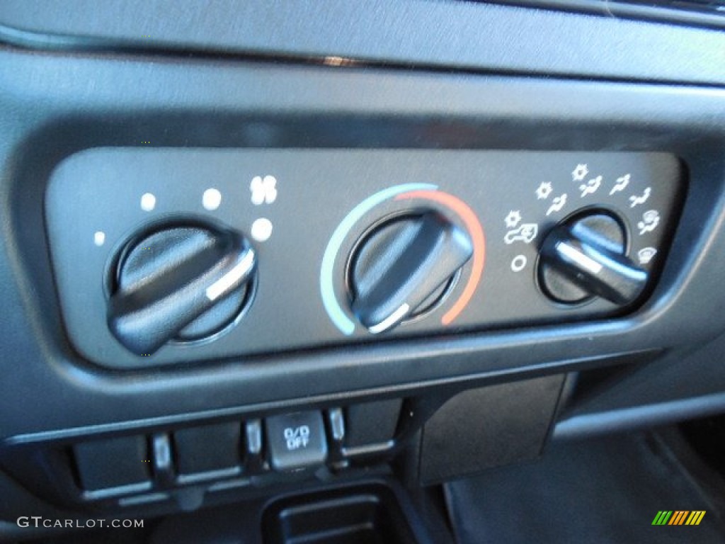 2004 Wrangler X 4x4 - Black / Dark Slate Gray photo #20