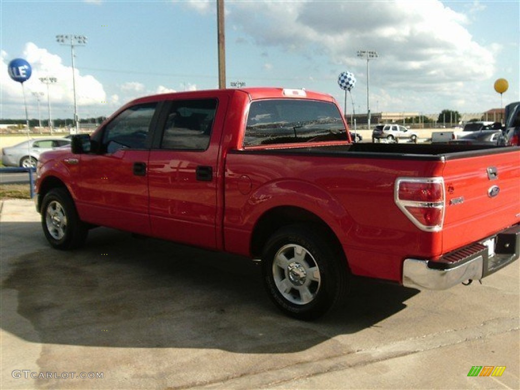 2011 F150 XLT SuperCrew - Race Red / Steel Gray photo #3