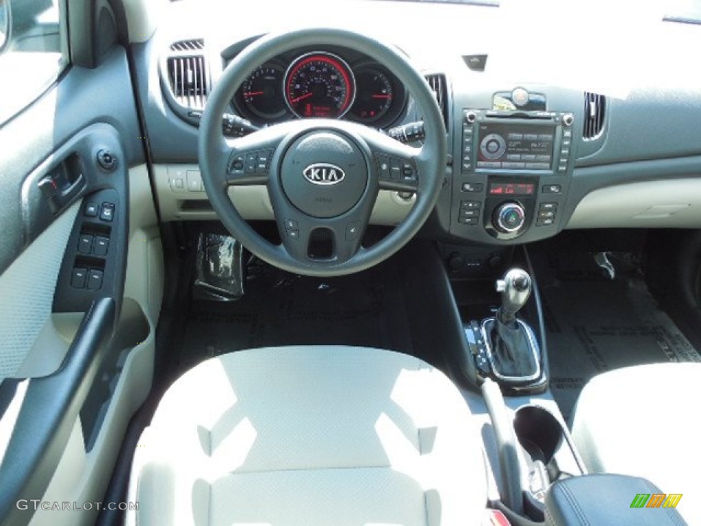 2012 Kia Forte EX Dashboard Photos