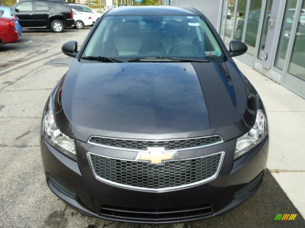 2014 Cruze LS - Tungsten Metallic / Jet Black/Medium Titanium photo #9