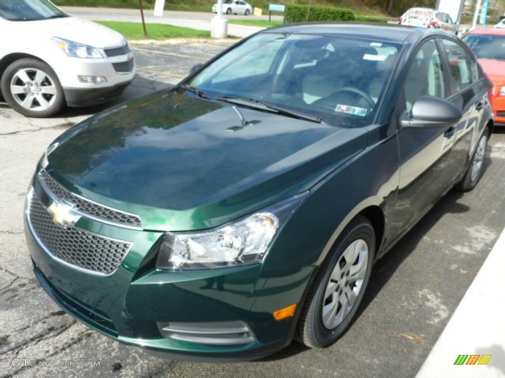 2014 Cruze LS - Rainforest Green Metallic / Jet Black/Medium Titanium photo #8