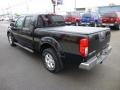 Super Black - Frontier SE Crew Cab 4x4 Photo No. 9