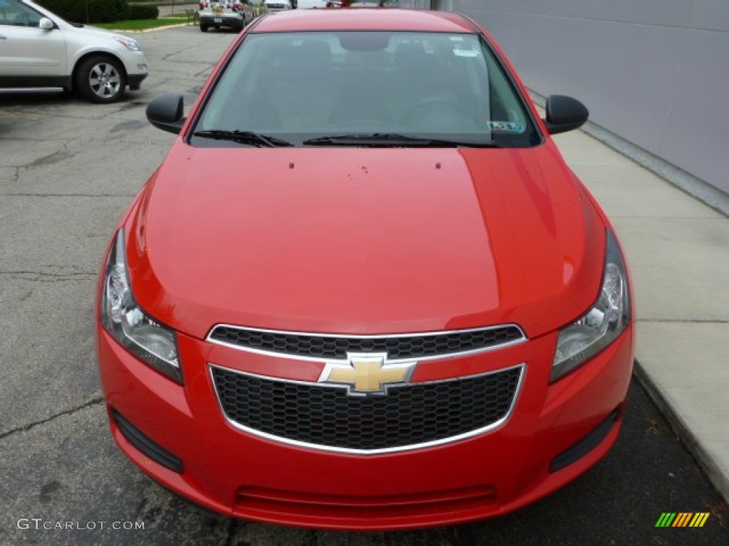2014 Cruze LS - Red Hot / Jet Black/Medium Titanium photo #9