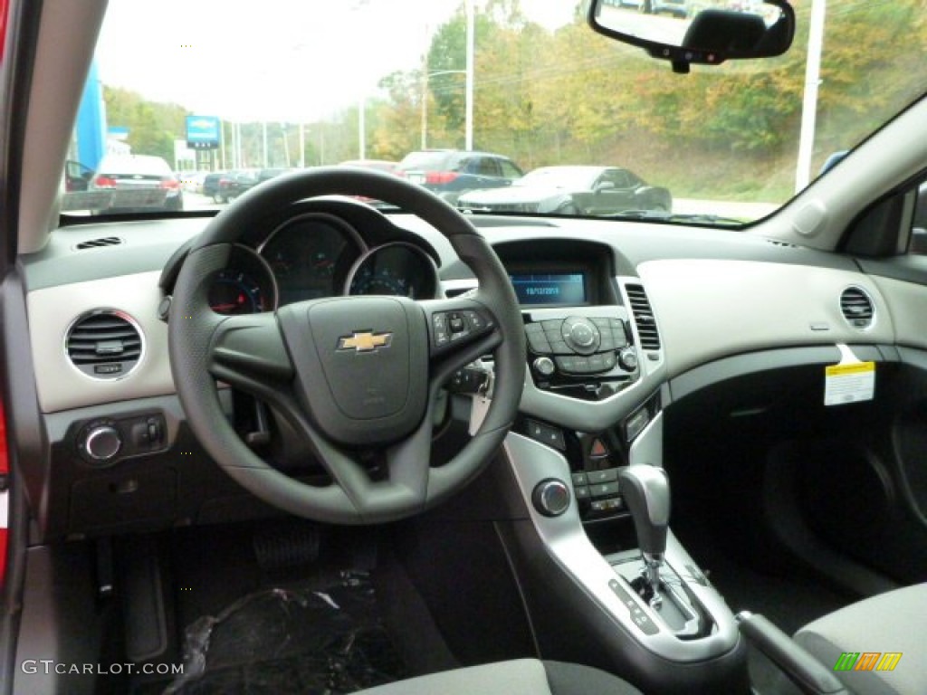 2014 Cruze LS - Red Hot / Jet Black/Medium Titanium photo #13