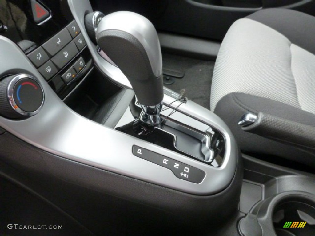 2014 Cruze LS - Red Hot / Jet Black/Medium Titanium photo #17