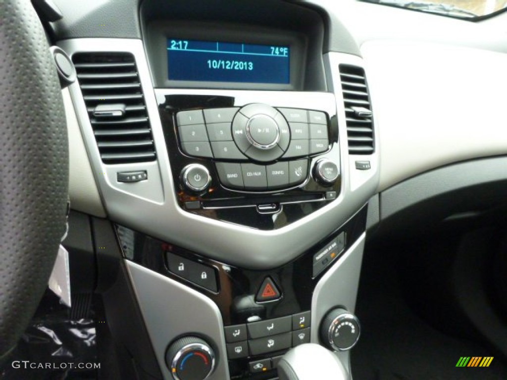 2014 Cruze LS - Red Hot / Jet Black/Medium Titanium photo #19