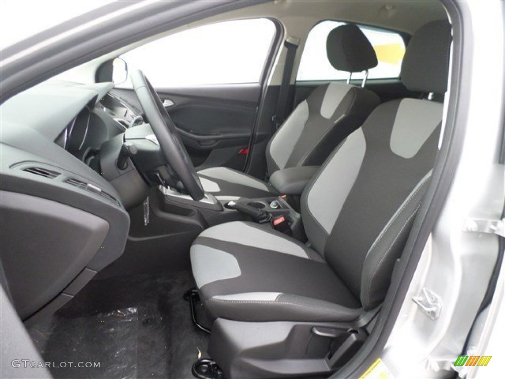2014 Focus SE Hatchback - Ingot Silver / Charcoal Black photo #23
