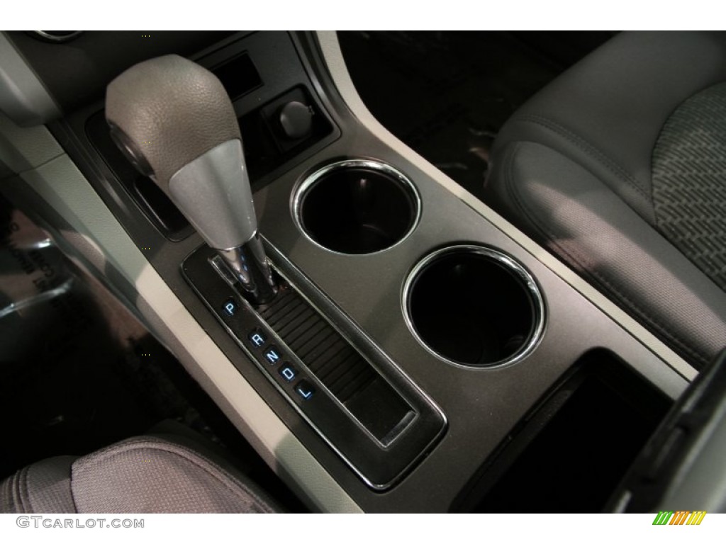 2010 Traverse LS AWD - Silver Ice Metallic / Dark Gray/Light Gray photo #10