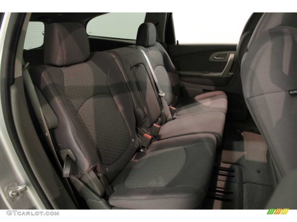 2010 Traverse LS AWD - Silver Ice Metallic / Dark Gray/Light Gray photo #12