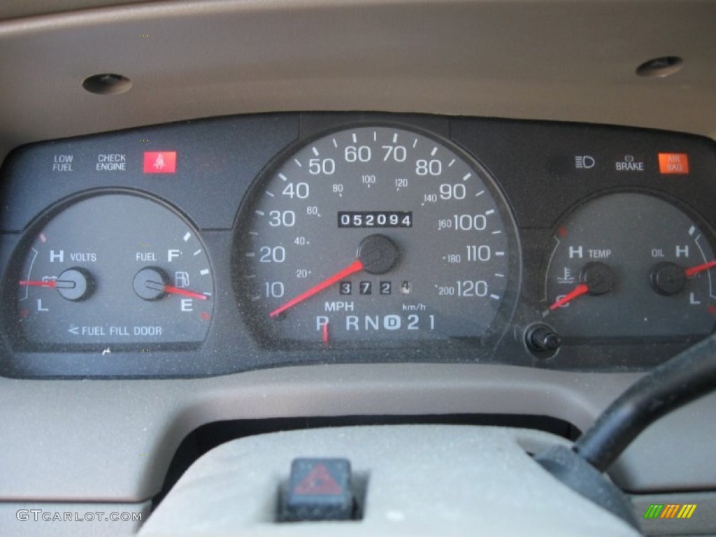 2004 Grand Marquis GS - Dark Toreador Red Metallic / Medium Parchment photo #14