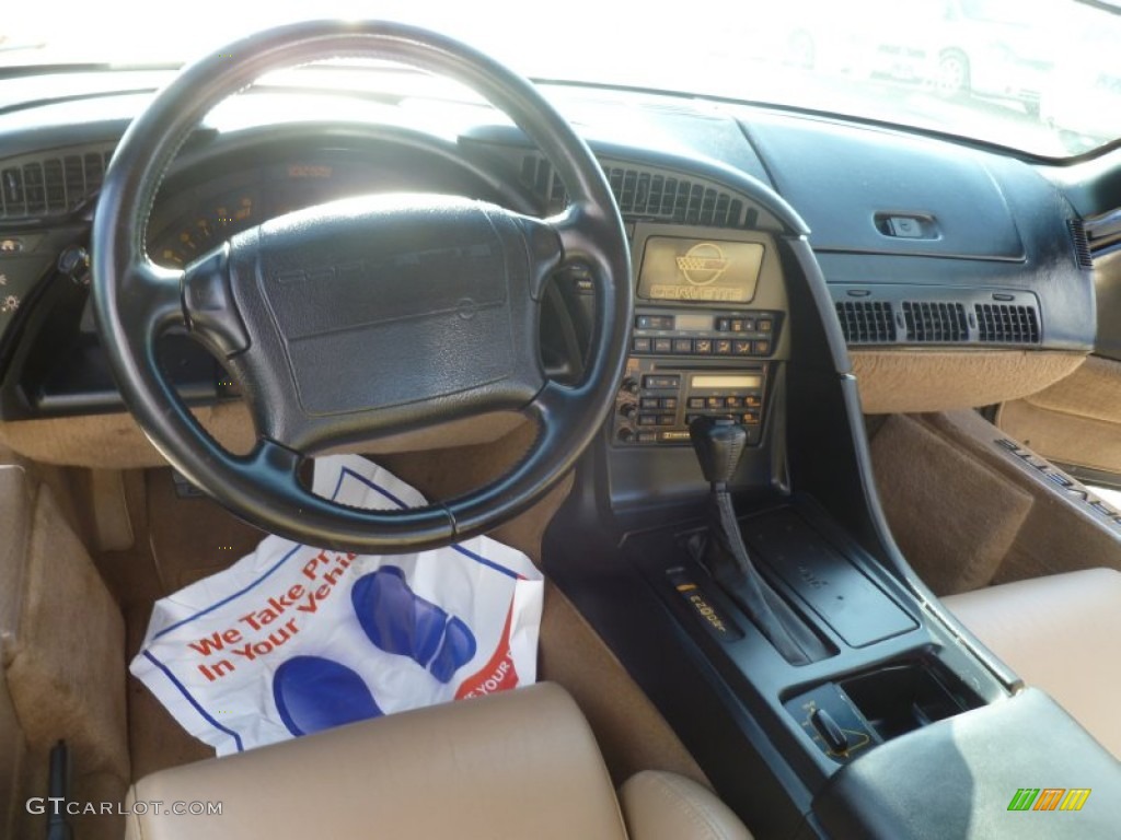 1992 Chevrolet Corvette Coupe Tan Dashboard Photo #86818010