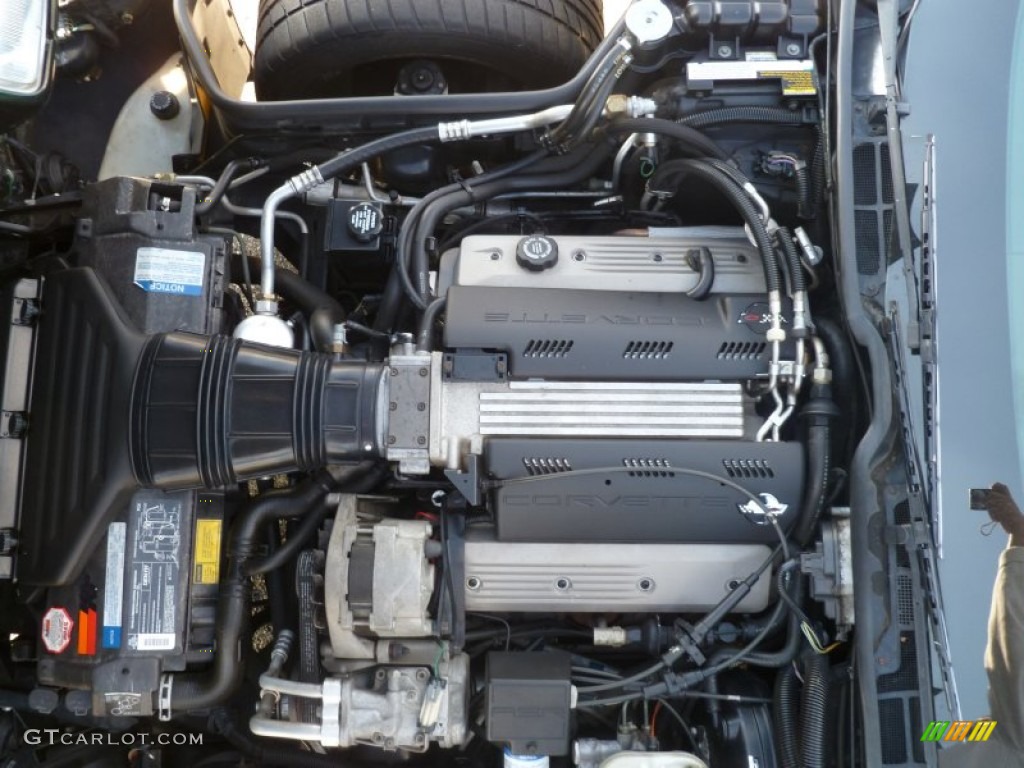 1992 Chevrolet Corvette Coupe 5.7 Liter OHV 16-Valve LT1 V8 Engine Photo #86818079