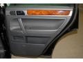 Black Uni - Touareg 2 VR6 Photo No. 37