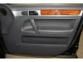 Black Uni - Touareg 2 VR6 Photo No. 39