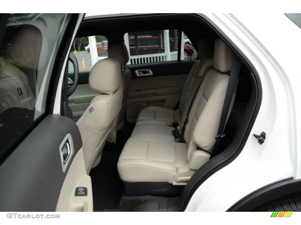 2014 Explorer XLT - Oxford White / Medium Light Stone photo #13
