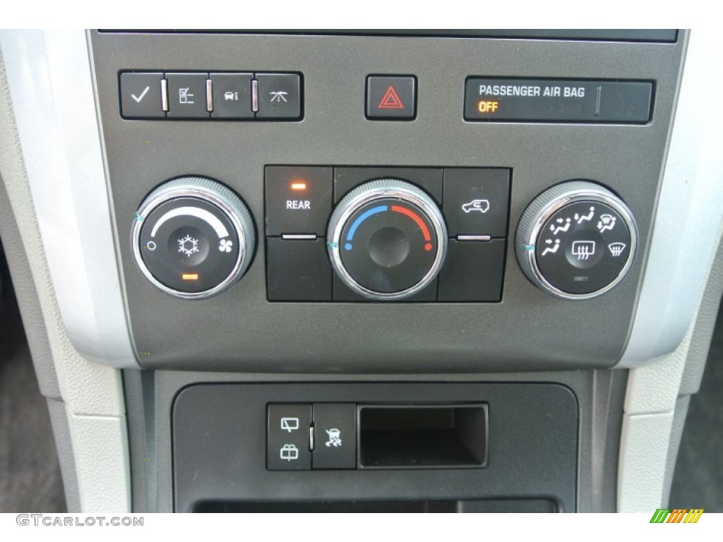 2009 Chevrolet Traverse LT Controls Photo #86824628