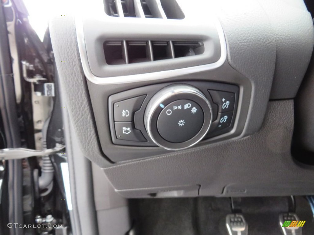 2014 Ford Focus ST Hatchback Controls Photo #86829464