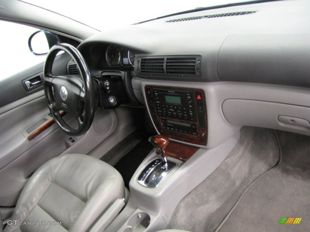 2005 Passat GLX Wagon - Blue Graphite Metallic / Grey photo #19