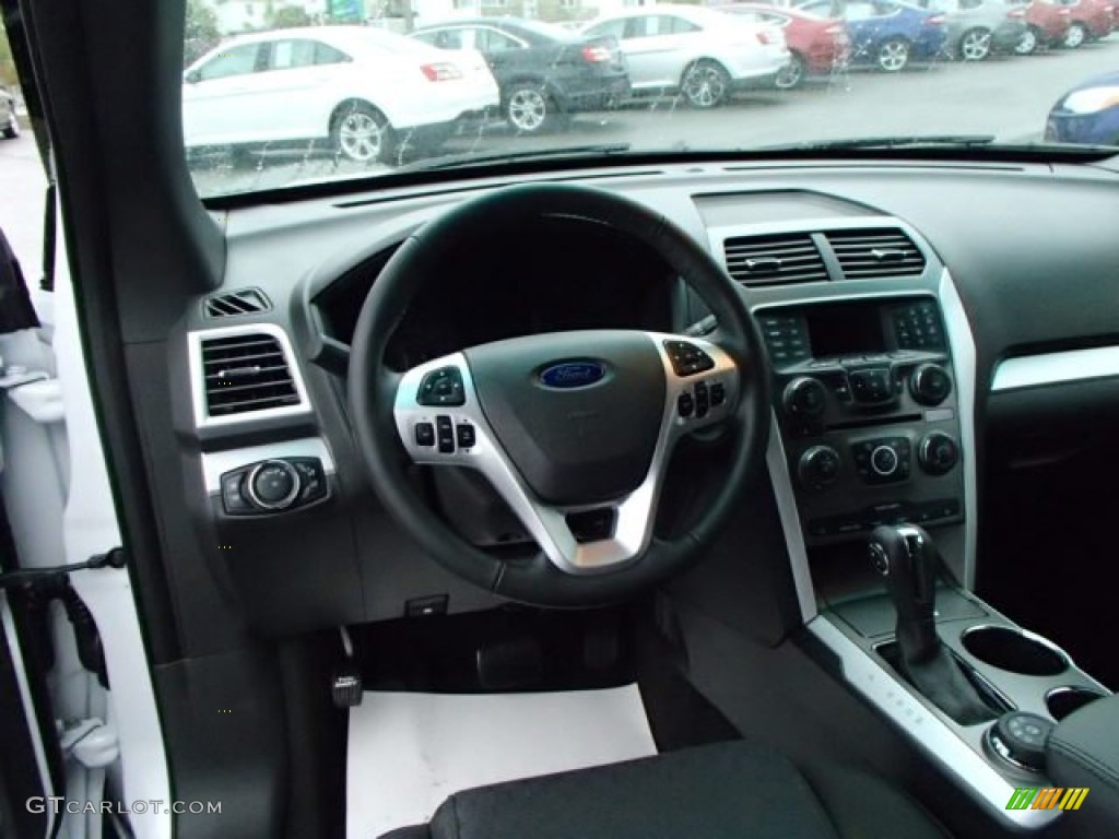 2014 Explorer XLT 4WD - Oxford White / Charcoal Black photo #14
