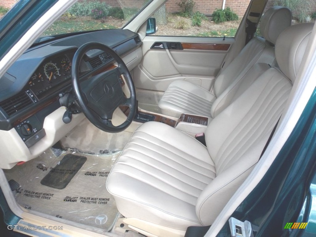 Parchment Interior 1995 Mercedes-Benz E 320 Wagon Photo #86841449